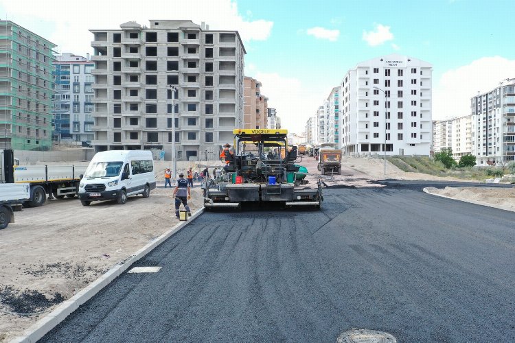 Nevşehir Sümer’de sıcak asfalt mesaisi