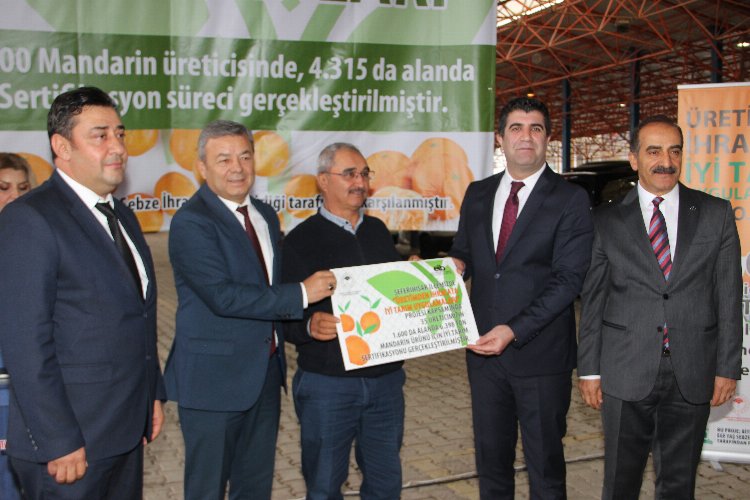 İzmir’de mandalina üreticileri ‘İyi Tarım’la üretiyor