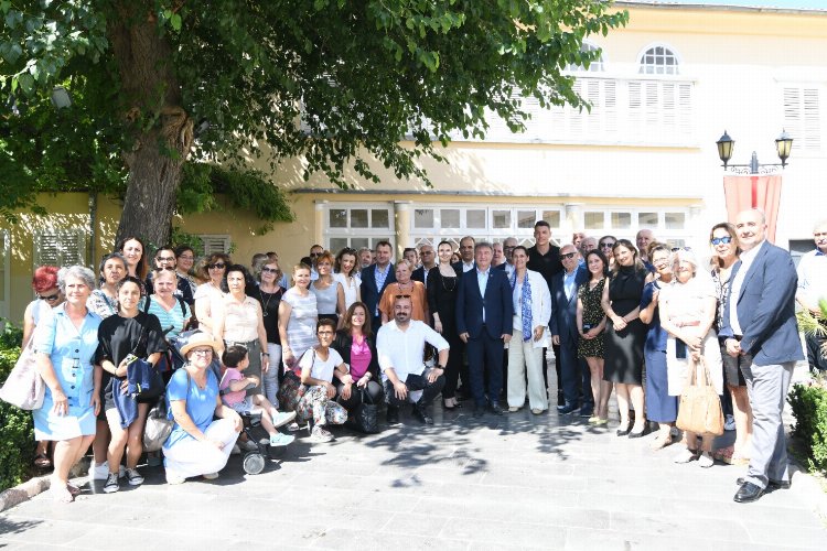İzmir Bornova’da kızlara ‘imece’ destek
