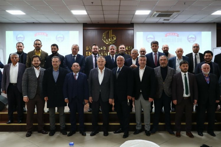 Başkan Büyükkılıç’a yılın ilk ödülü Kayserililerden