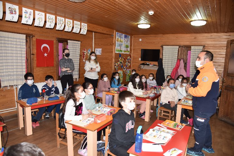 Manisa Büyükşehir’in minikleri “Afet Farkındalık Eğitimi” aldı