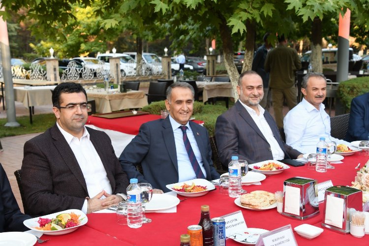 Adıyaman’da Başsavcı ve Müftü için veda yemeği