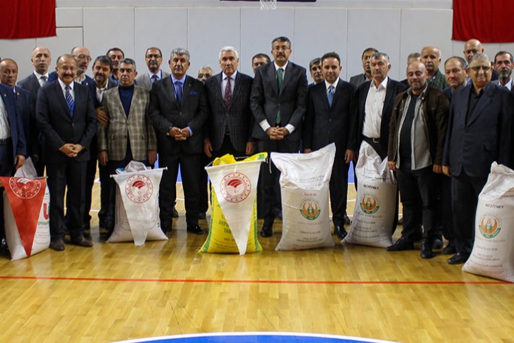 Kütahya’da çiftçilere 2 bin 230 ton tohum desteği