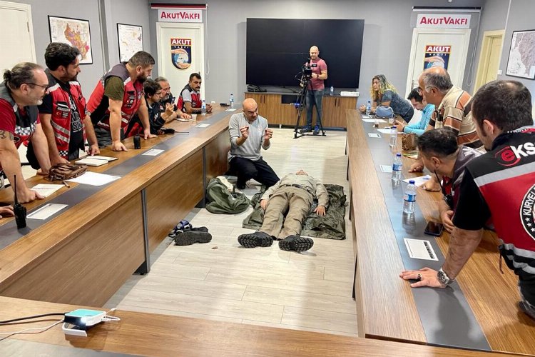 İBB AKOM ve AKUT Vakfı’nın afet eğitimleri başladı