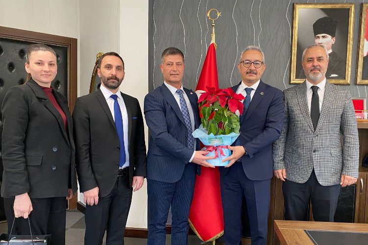 İzmit Belediyesi’nden Milli Eğitim’e 24 Kasım ziyareti