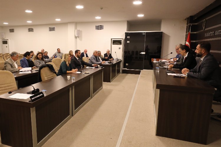 İzmir Narlıdere’de belediye ve spor kulübü gençler için güç birliği yapacak