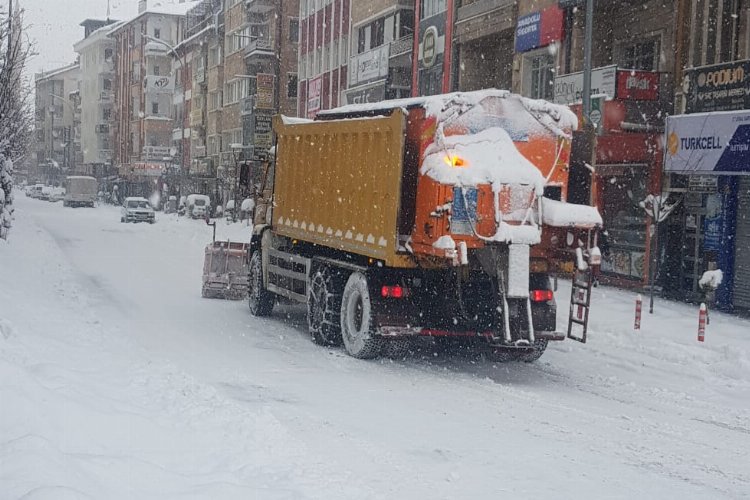 Nevşehir’de karla mücadele ekipleri çalışmalarını aralıksız sürdürüyor