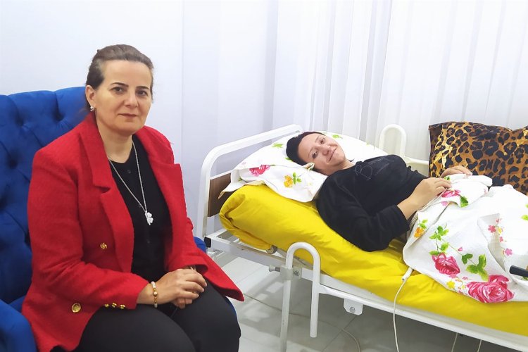 Bilecik Pazaryeri Belediye Başkanı Tekin’i kaza sonrası kadınlar yalnız bırakmıyor