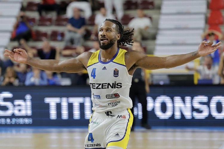 NBA patentli basketbolcu Selden Manisa’da