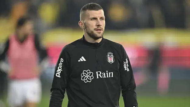 Beşiktaş, Tarihinde Bir İlki Gerçekleştiriyor: Büyük Kadro Operasyonu
