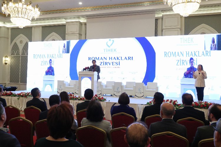 ‘Roman’lar için yeni ‘sosyal’ strateji
