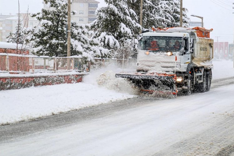 Niğde’de kapalı 131 köy yolu yeniden ulaşıma açıldı