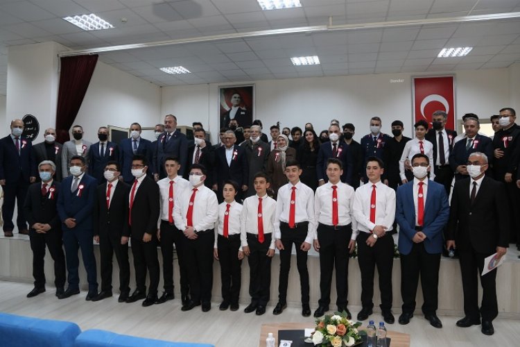 Memduh Büyükkılıç’tan ‘İstiklal’ kutlaması