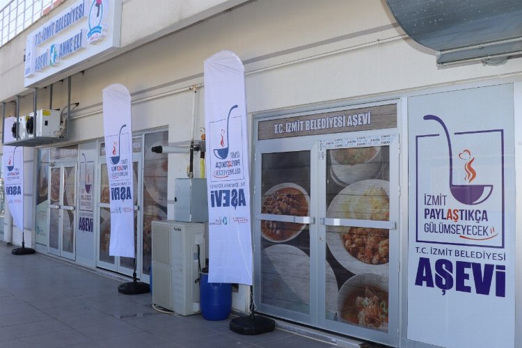 Kocaeli İzmit’te ‘Aşevi’ içleri ısıtmaya devam ediyor