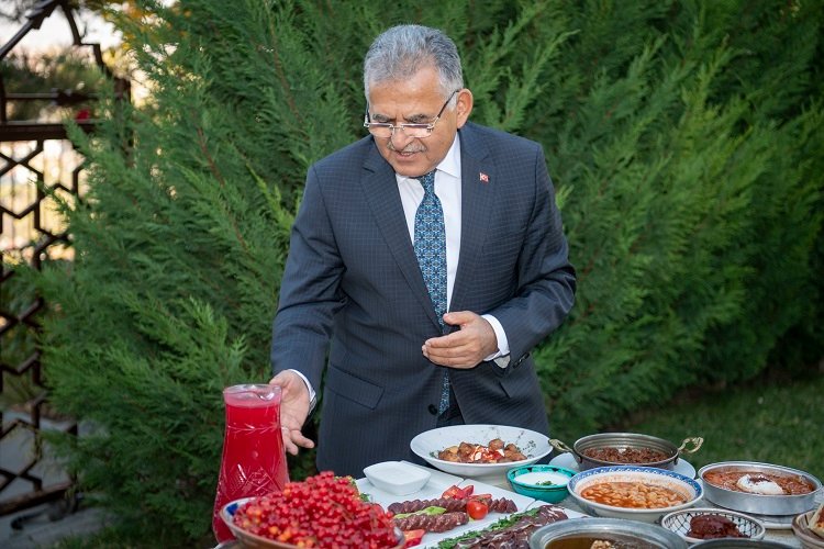 Memduh Büyükkılıç’tan gilaburu tavsiyesi