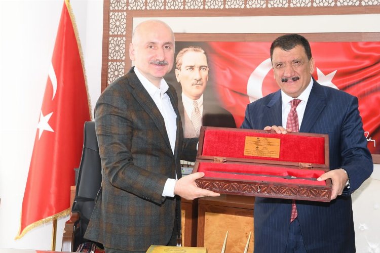 Bakan Karaismailoğlu’ndan Malatya Büyükşehir’e ziyaret