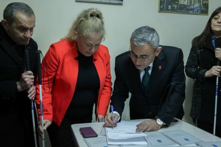 Kütahya’da görme engellilere beyaz baston