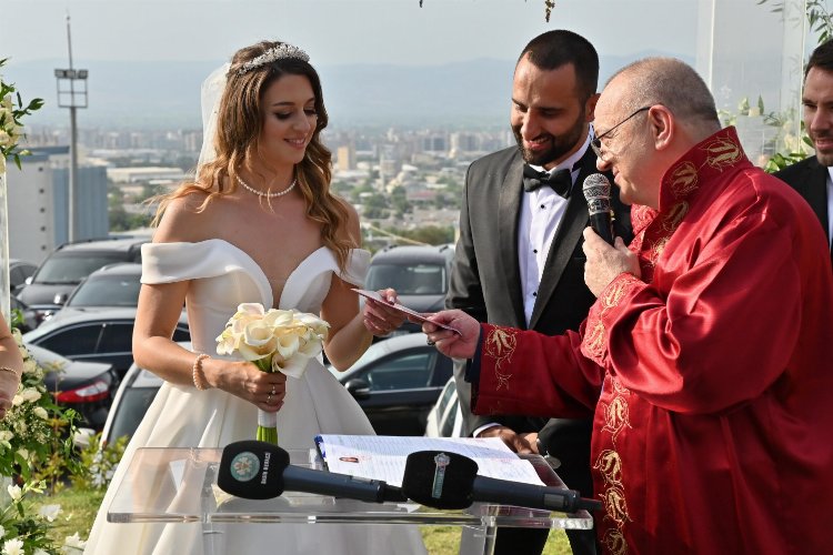 Manisa’da ‘baba’ nikah!