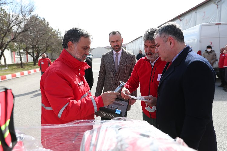 Ukrayna’ya Kızılay’la acil müdahale çantası yardımı
