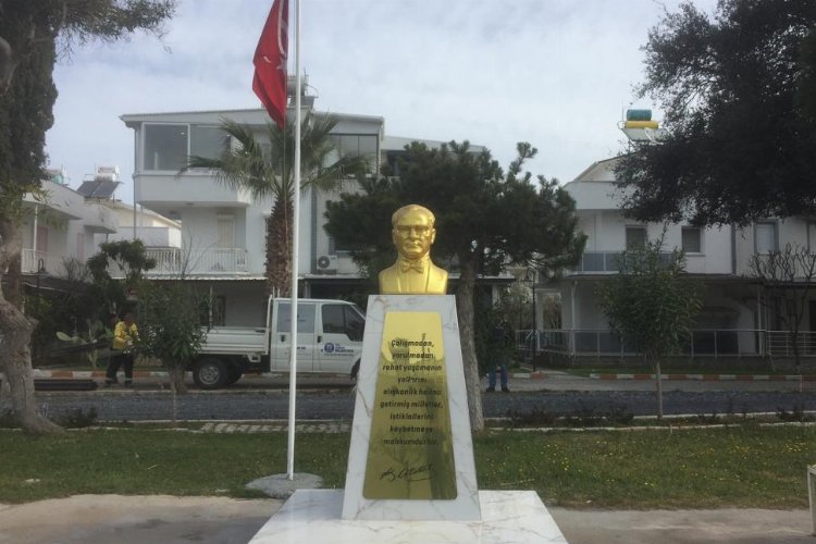 Aydın Didim’de her siteye Atatürk büstü