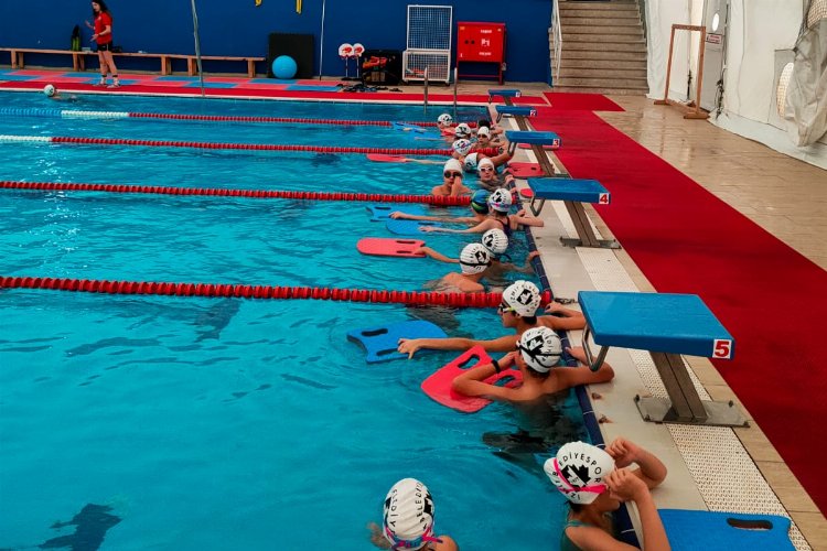 Kocaeli İzmit’te ‘yüzme bilmeyen’ kalmıyor