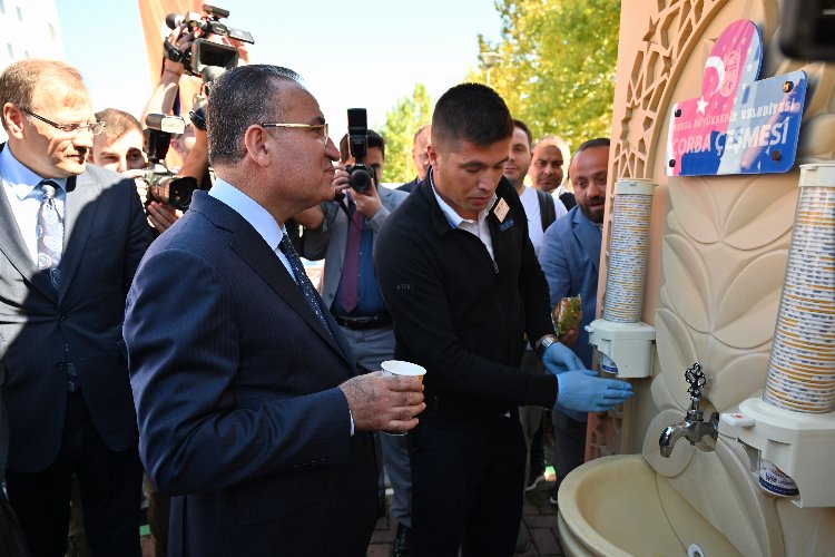 Bakan Bozdağ Bursa’da çorbayı çeşmeden içti