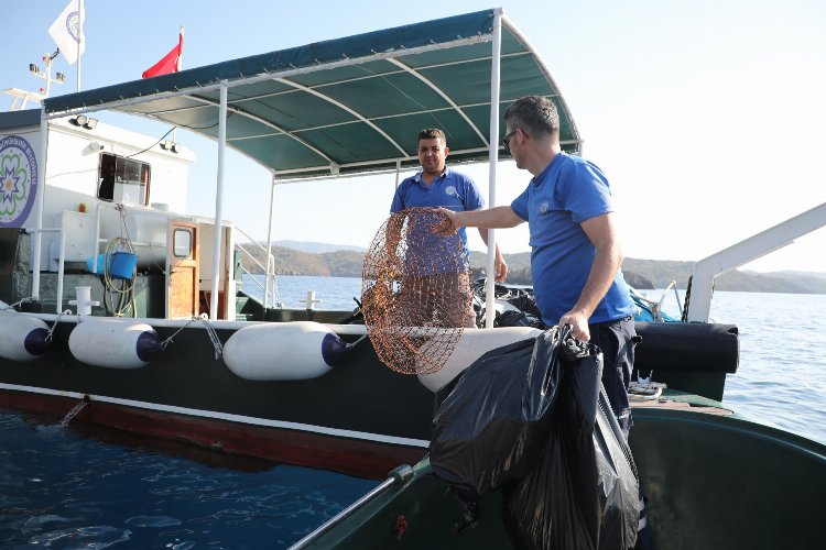 Muğla Gökova Körfezi’nden 19 bin kilogram çöp çıktı
