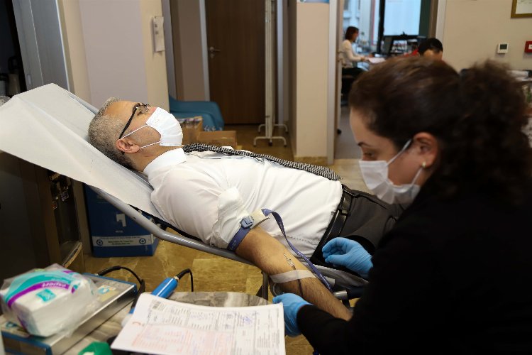 İSU personelinden Kızılay’a kan bağışı