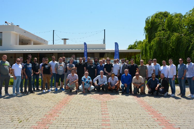 İzmir’de doktor babalar Urla’da buluştu