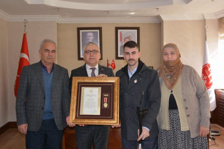 Niğde Valisi Şimşek gazilere ‘Devlet Madalyası’nı verdi