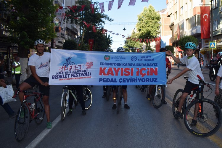‘Malatya Kayısı’sı için kilometrelerce pedal çevirdiler