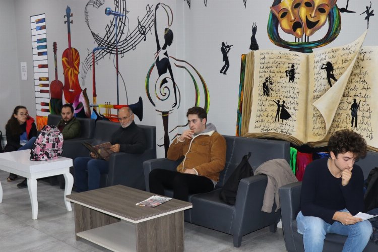 Kocaeli İzmit’te Tiyatro Bölümü’ne seçmeler sürüyor