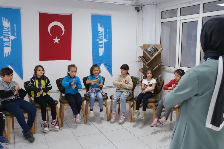 Kocaeli Büyükşehir’den işaret dili atölyesi