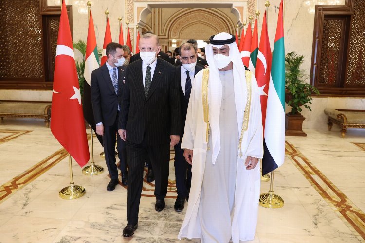 Cumhurbaşkanı Erdoğan BAE’de resmi törenle karşılandı