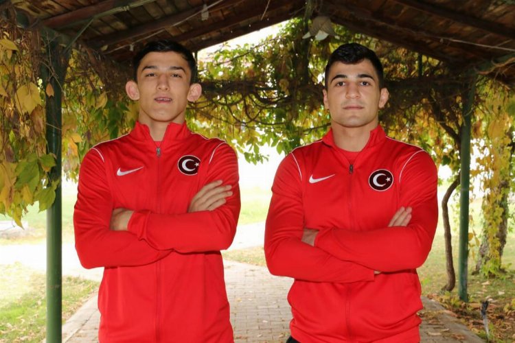 Sakaryalı güreşçiler ‘Dünya’ minderinde