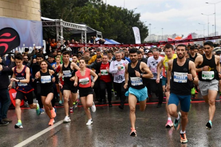 Antalya’daki koşuları yağmur durduramadı