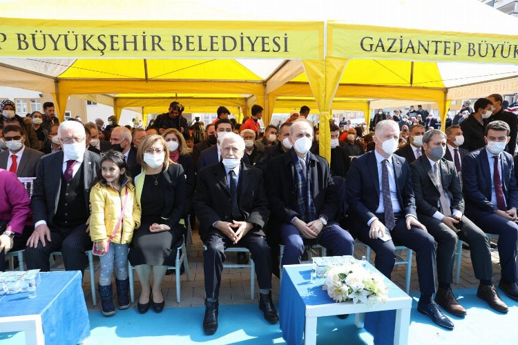 Kurtulmuş: “Gaziantep her açıdan örnek bir şehir”