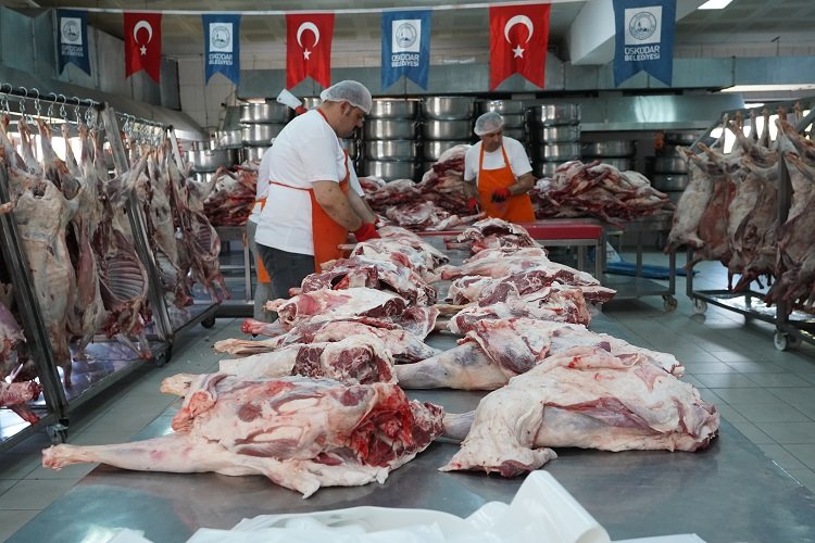 İstanbul Üsküdar’da 50 ton kurban eti dağıtıldı