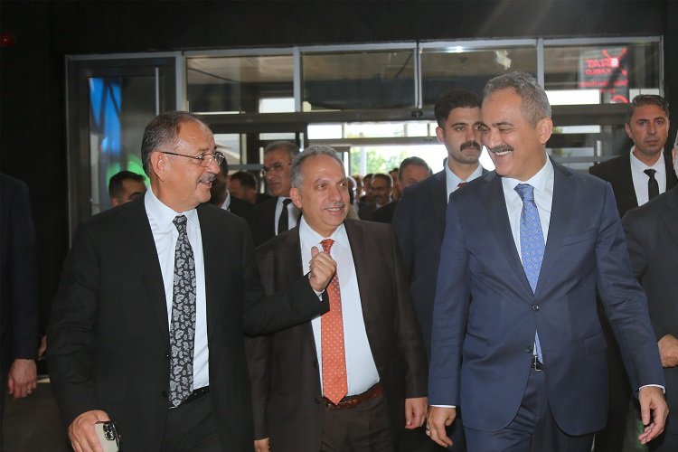 Mustafa Yalçın’dan Bakan Özer ‘eğitim’ sunumu