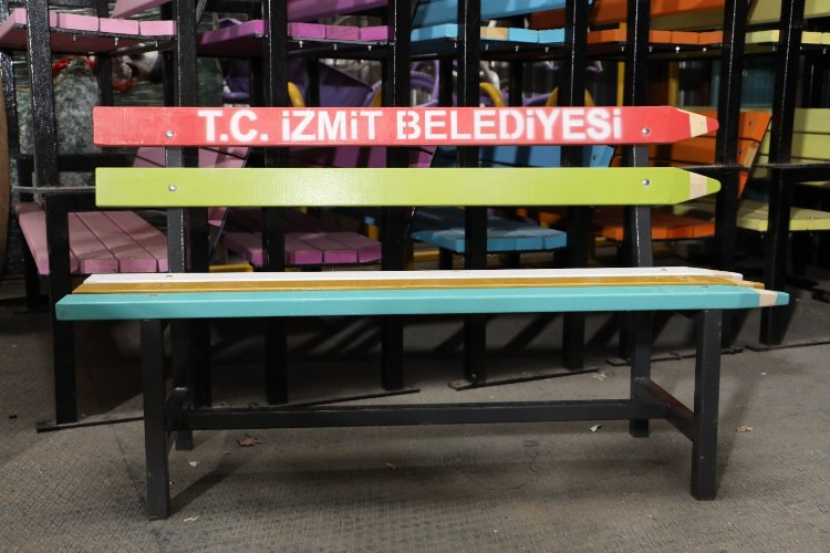 Kocaeli İzmit Belediyesi’nin ‘kalem’ bankları