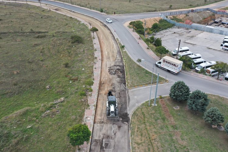 Kocaeli’de Çayırova Veysel Karani Caddesi yenileniyor