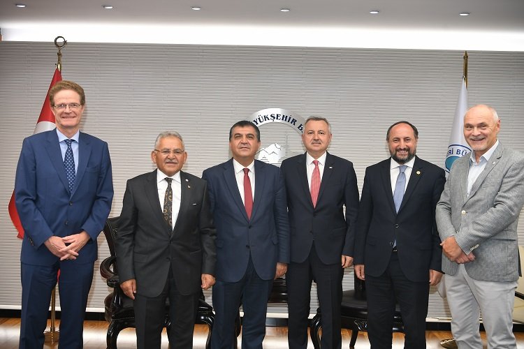 Kayseri Büyükşehir’e ziyaretçi akını