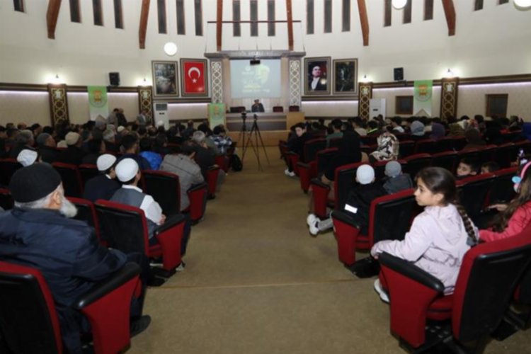 Bursa İnegöl’de ‘Beklenen Gençlik’ semineri