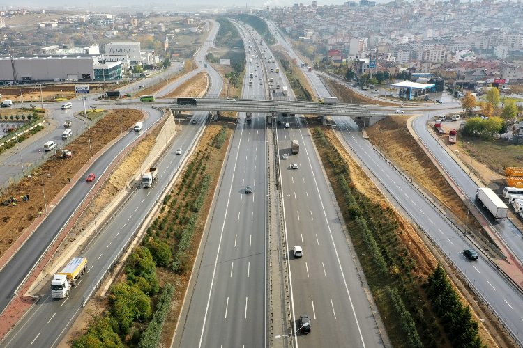 Kocaeli’de TEM’in Gebze güzergâhı yeşile bürünüyor