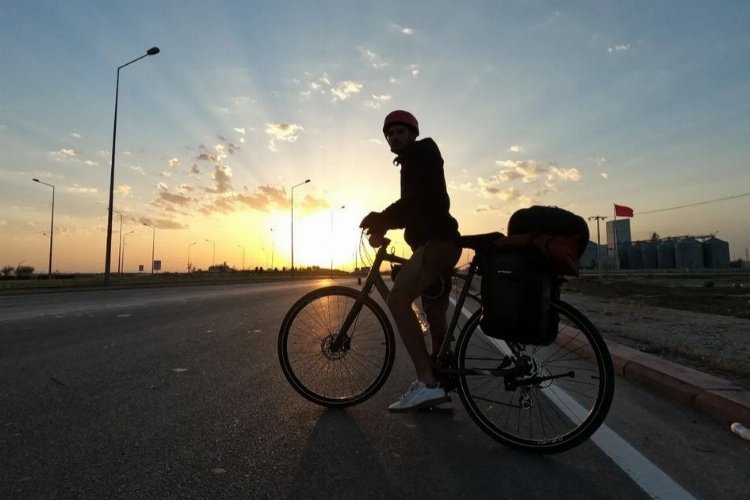 İzmir’den Ağrı’ya 24 gün pedal çevirdi