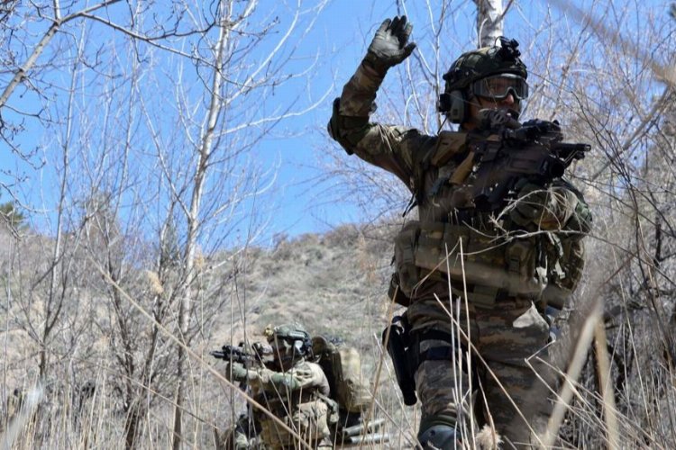 Diyarbakır’da emniyet ve jandarmanın son vuruşu… Kırmızı bültenle aranan terörist etkisiz!