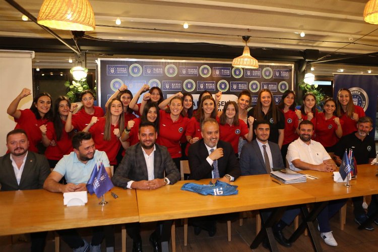‘Poyrazın Kızları’ Bursa Büyükşehir’e transfer oldu