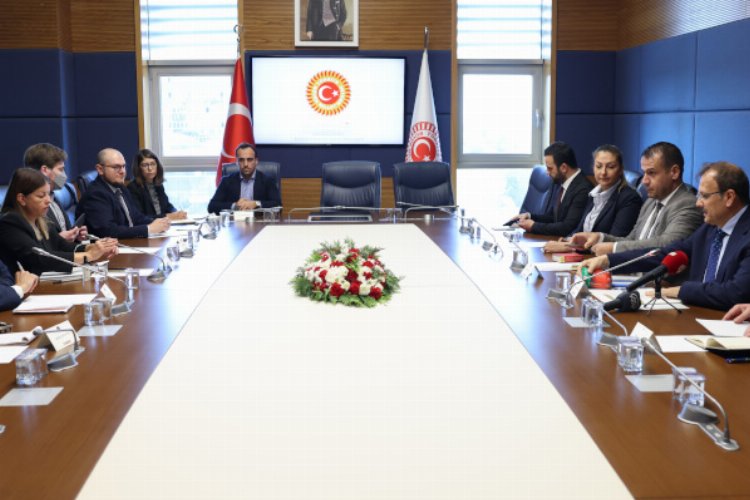 IPI Heyeti TBMM’de Çavuşoğlu ile görüştü