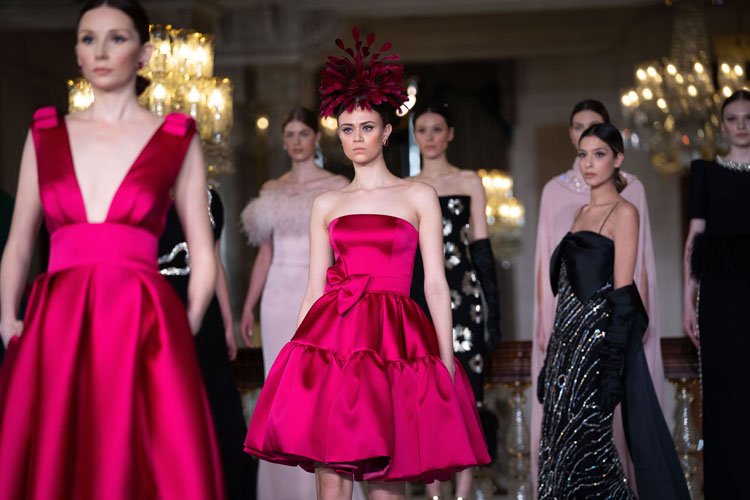 Fashion Week İstanbul’da göz alıcı defile