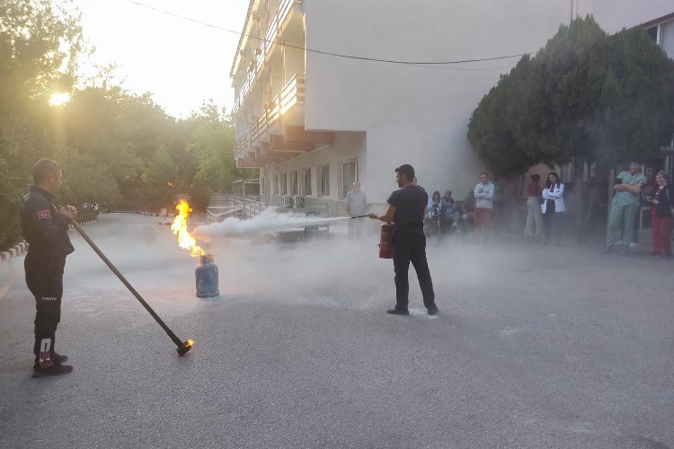 Manisa’da huzurevi personeline temel yangın eğitimi